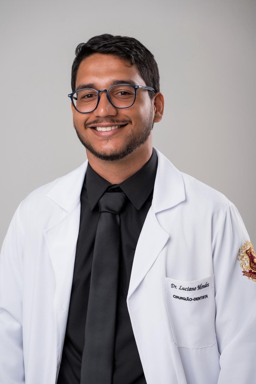 Retrato do Dr. Luciano Mendes sorrindo